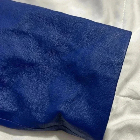 Newport News royal blue leather jacket. Zip front, round color. Size 14 - Picture 4 of 6